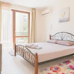 아파트 Star Dreams With Glass Veranda