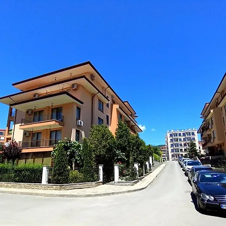 Апартамент Star Dreams With Glass Veranda Свети Влас